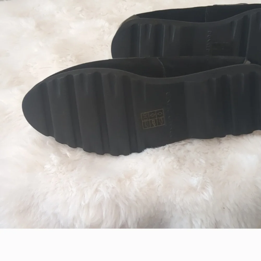 Donald J. Pliner product pair
